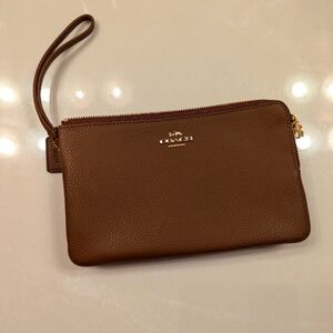 Coach Carriage Brown Double Zip. Wristlet